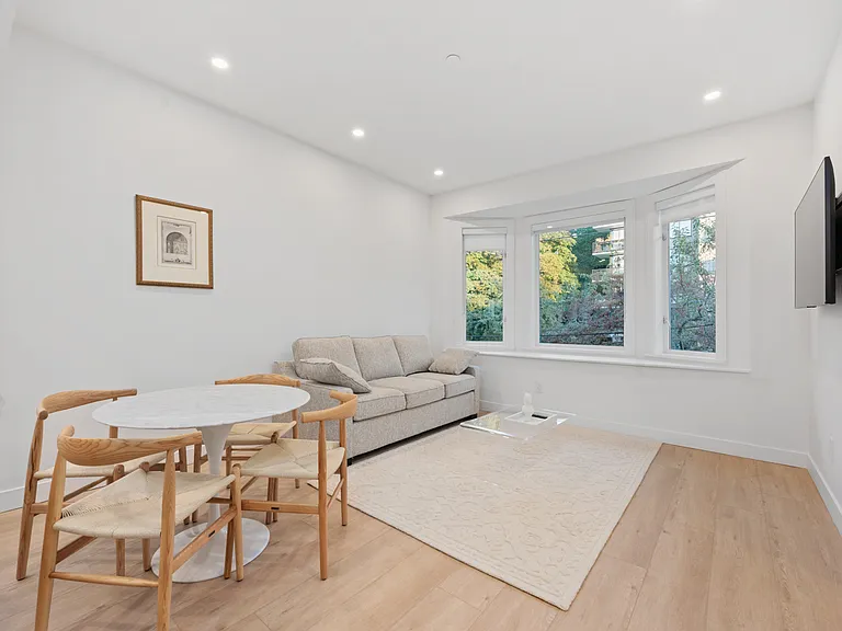 957 Nicola St #203 — Photo 8