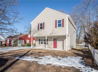 29 Pine Crest Dr, Riverside, RI 02915