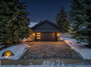 216 Heagle Cres NW, Edmonton, AB T6R1V2