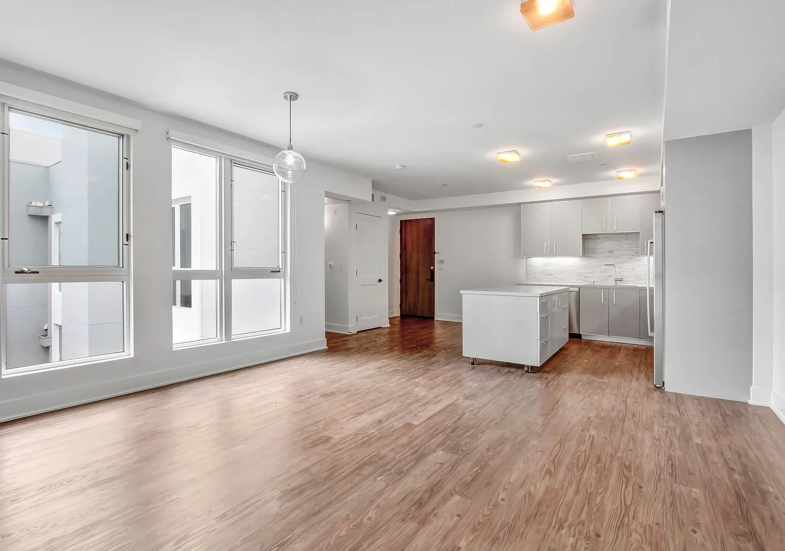 2 bed, 1215 sqft, $4,695 — Photo 1