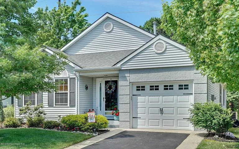 137 Chesterfield Ln photo 1