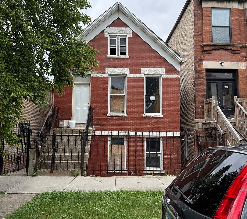 1st image of 2844 W 25th Pl