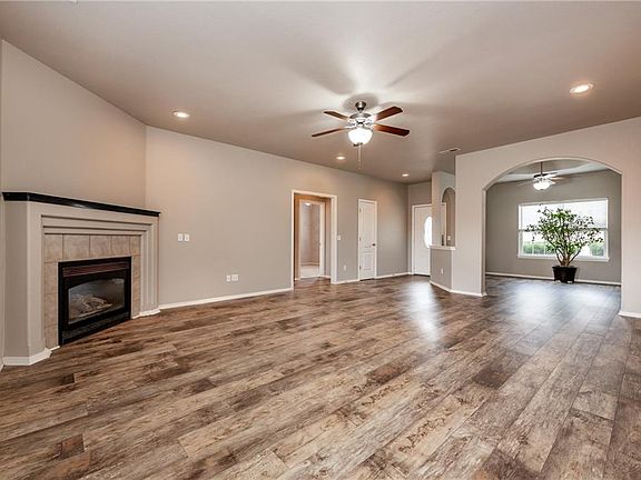 4th image of 5 Hoyer Ln