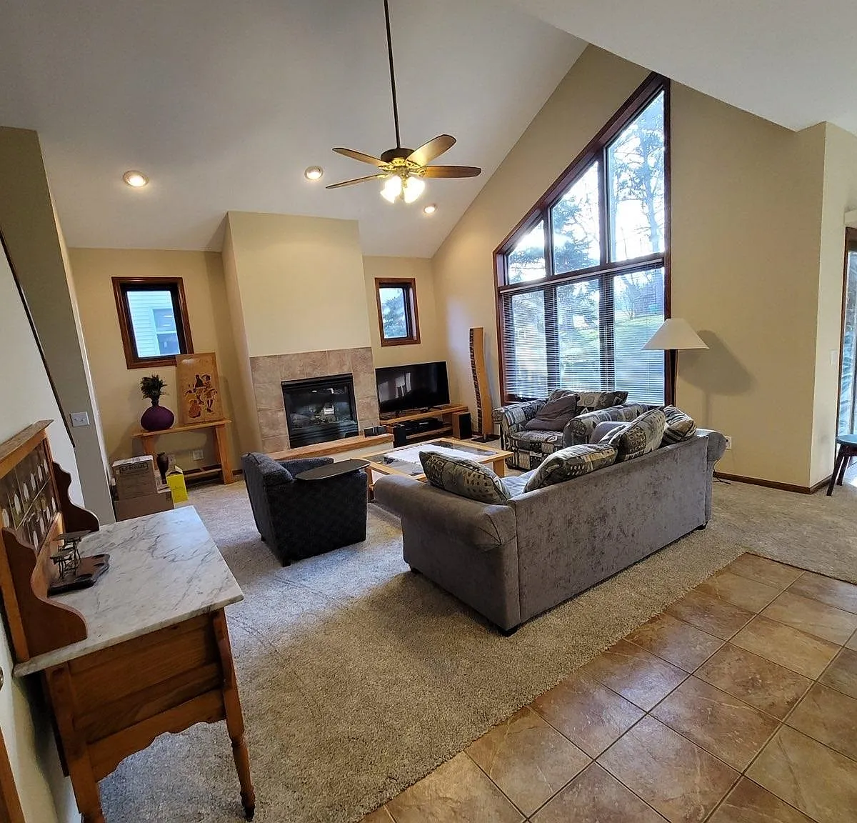 3 bed, 2.5 bath, 1850 sqft, $2,800 — Photo 2