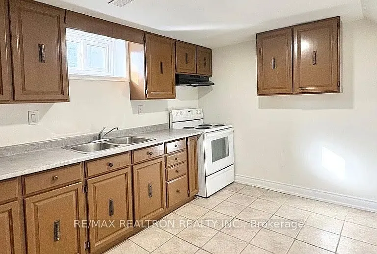 746 Phillip Murray Ave #BASEMENT — Photo 3