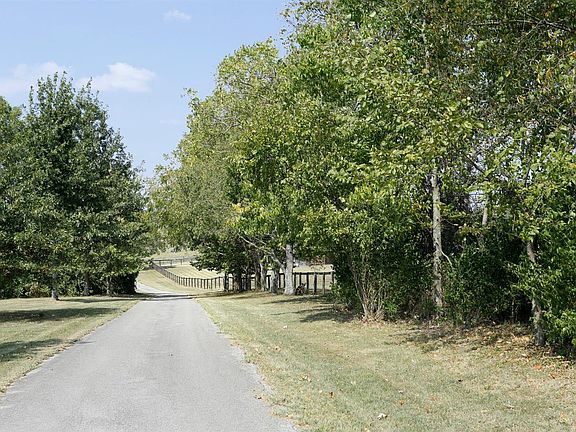3rd image of 695 Jones Ln