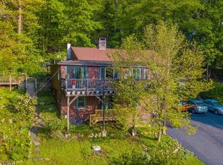 131 Cedar Lk W, Denville, NJ 07834