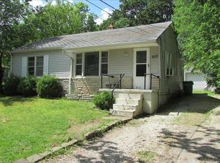 1117 W Meadowmere St, Springfield, MO 65807