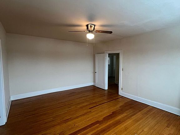 3rd image of 12493 Cedar Rd #16