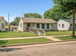 1680 Iowa Ave E, Saint Paul, MN 55106