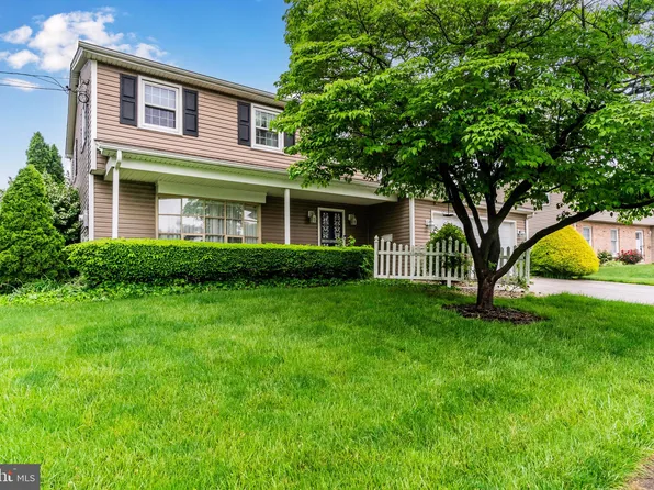 4411 Royal Oak Rd, Camp Hill, PA 17011