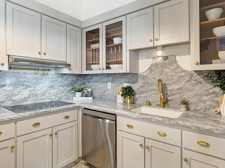 200 Lakeside Dr — Photo 8
