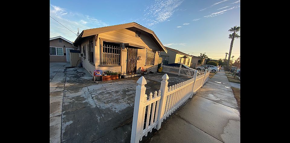 2nd image of 2844 E 15th St
