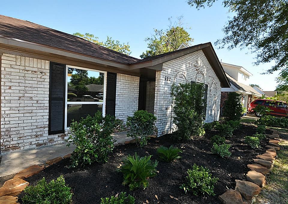 1st image of 722 E Lambuth Ln