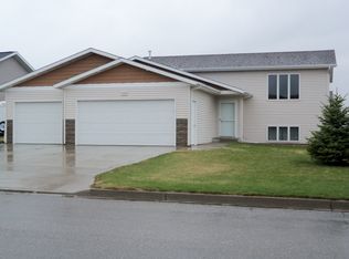 6355 Reily Rd, Bismarck, ND 58504