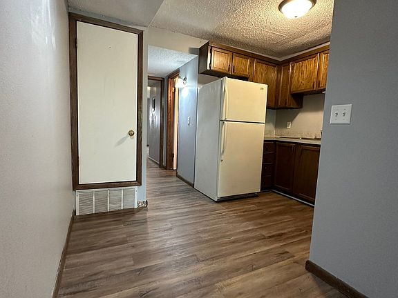 3rd image of 1121 N 28th St #20
