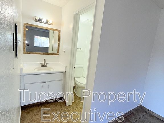 4th image of 3810 E Monte Vista Dr APT 106