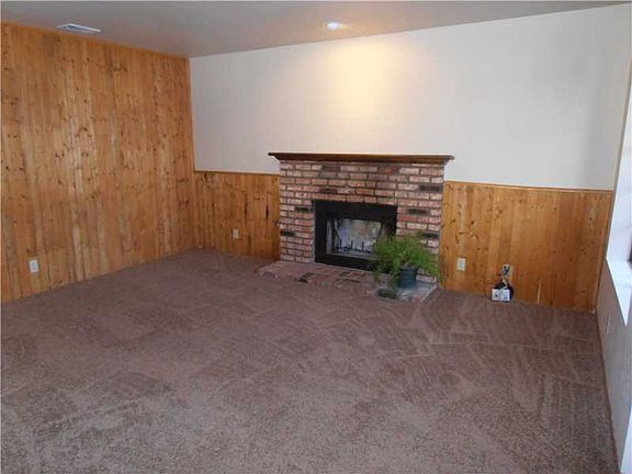 5th image of 124 E Mojave Blvd