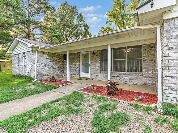 3rd image of 111 Angel Walk Ln