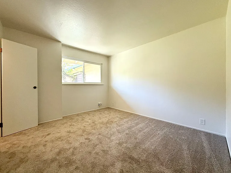 1254 Terra Nova Blvd — Photo 17