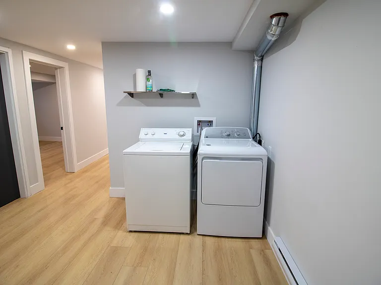 179 Burnside Dr #LOWER — Photo 6
