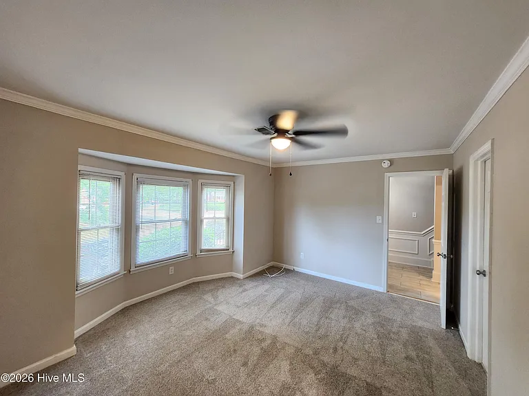624 Crown Point Dr — Photo 12