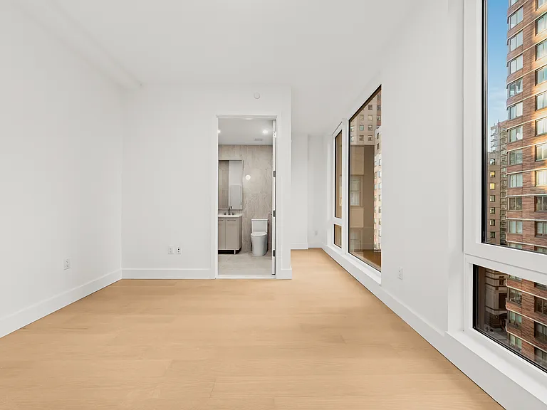 250 W 49th St #11001 — Photo 7