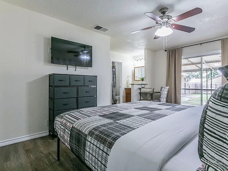 4103 Willow Green Dr — Photo 32