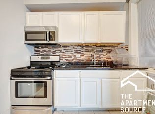907 W Belmont Ave APT 2F, Chicago, IL 60657