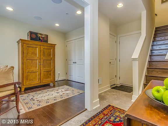 Foyer/Entry