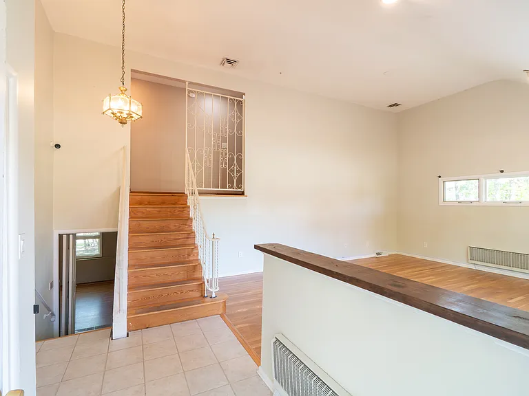 21 Hamilton Ave — Photo 34