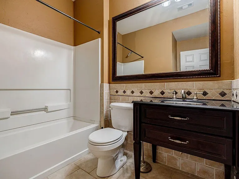 1372 Thornborough Dr — Photo 14
