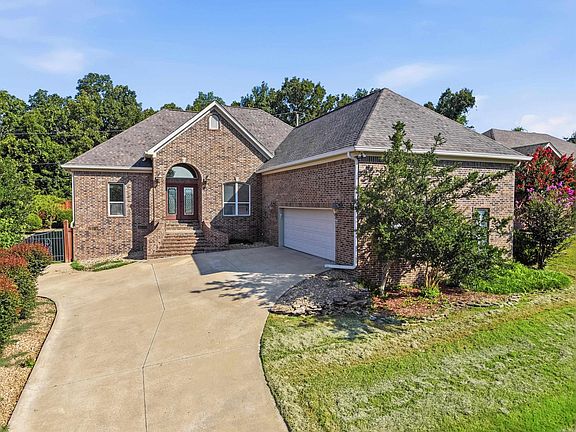 2nd image of 1521 Hidden Creek Dr