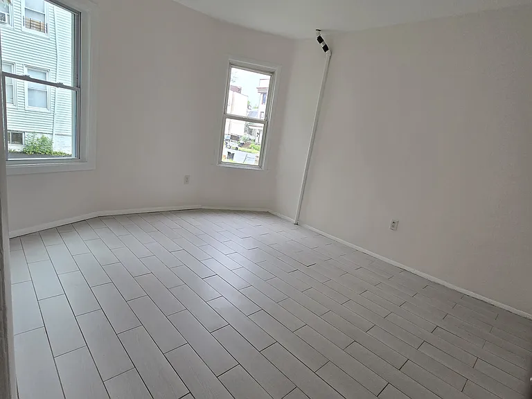 79 Eaton Pl #1 — Photo 3