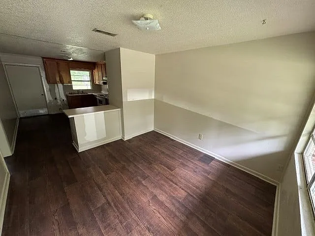 88 & 118 Dale Cir #3 — Photo 4