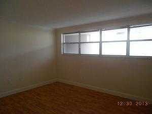 5th image of 1850 NE 169th St APT 208