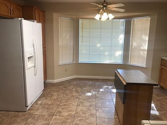 5th image of 2490 Oakbrook Dr