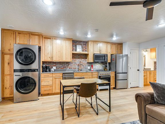 4th image of 672 W 1450 N Unit A2