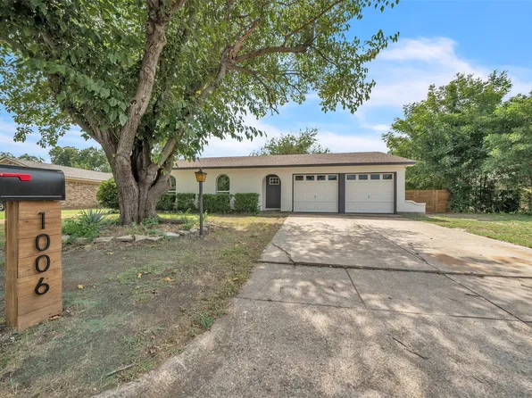 1006 John Reagan St, Benbrook, TX 76126
