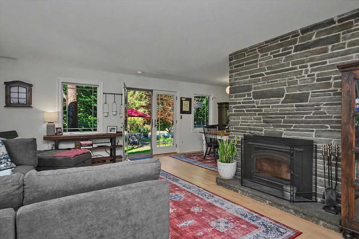 4 bed, 2774 sqft, $4,500 — Photo 4