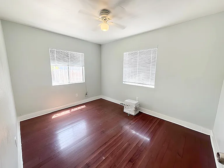 1512 W 53rd St #1512 — Photo 5