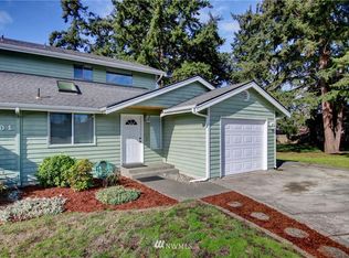 301 NE Nunan Loop #2, Oak Harbor, WA 98277