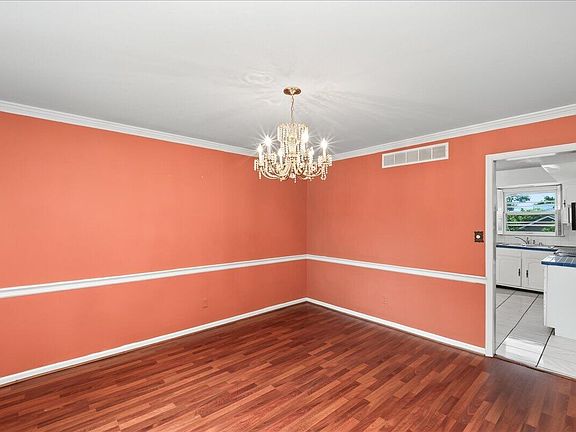 5th image of 3828 Hapgood Ln