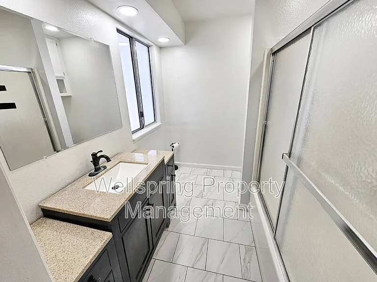 528 Heatherglen Dr — Photo 12