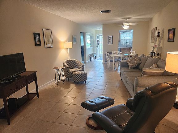 3rd image of 1664 S Lake Ave APT 2