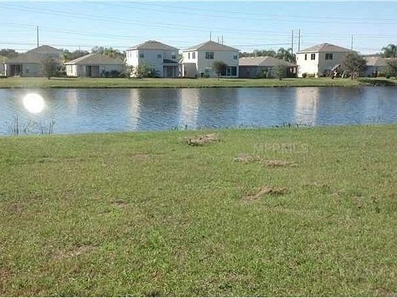 Pretty View of Pond!