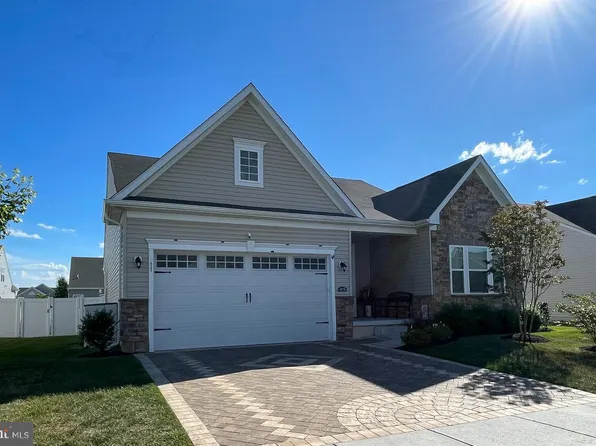 11 Ridge Rd, Smyrna, DE 19977