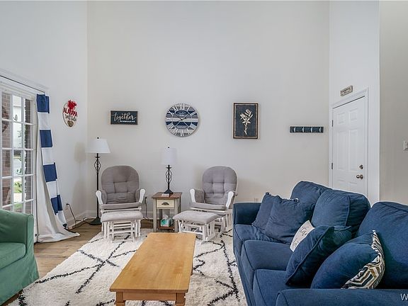 3rd image of 3218 Veterans Memorial Pkwy APT 611