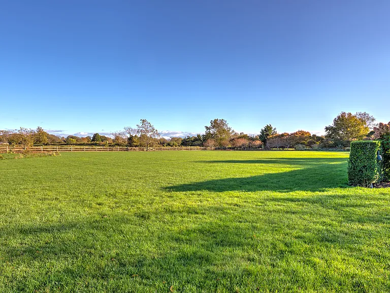 587 Sagaponack Rd — Photo 96