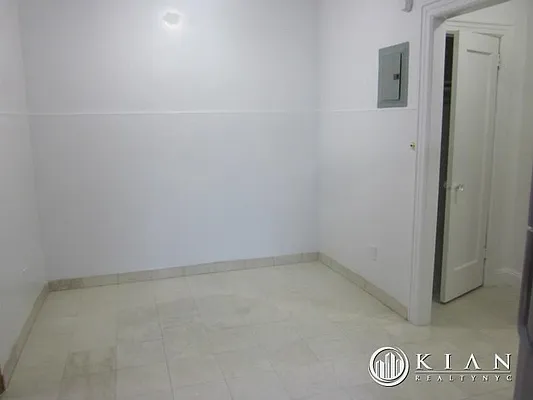 Rented by Kian Realty | media 30